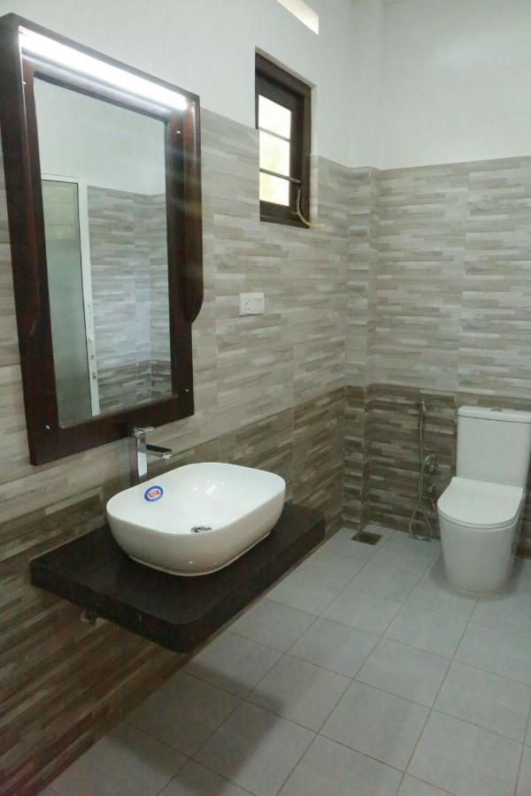 Jayaa Beach Talpe Exterior photo