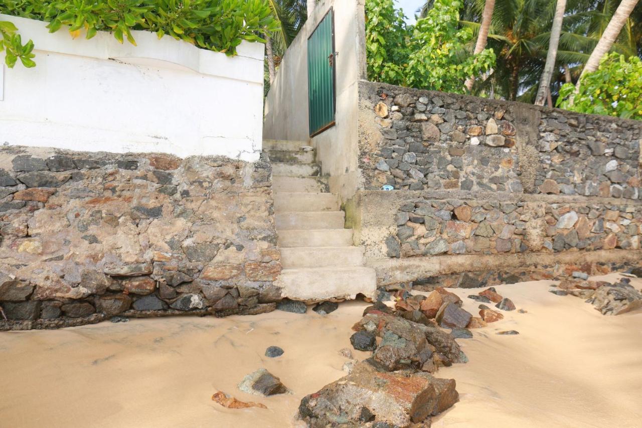 Jayaa Beach Talpe Exterior photo
