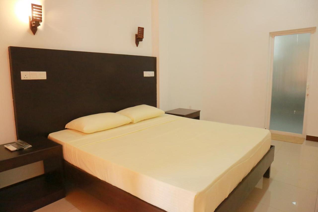 Jayaa Beach Talpe Exterior photo